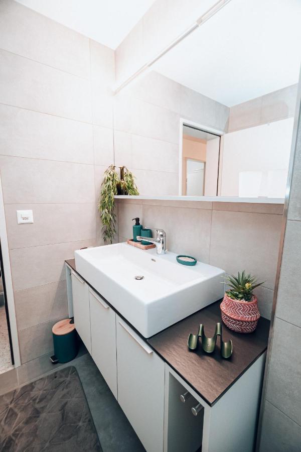 Central Apartment - Culture & Nightlife In One Visp Bagian luar foto